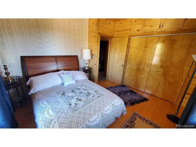 958 Meadows Ln, Florissant, CO 80820
