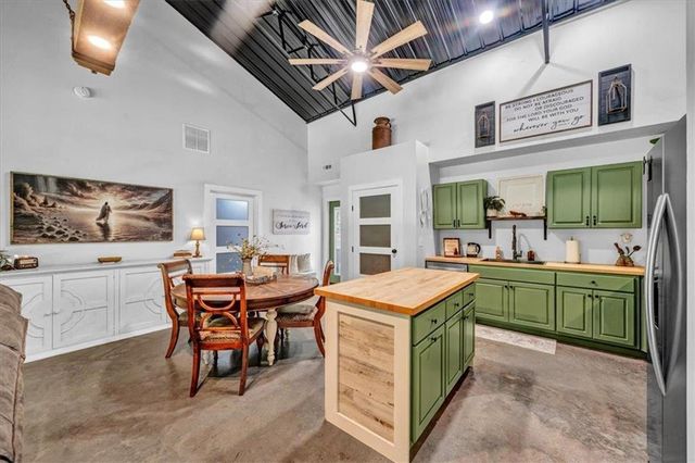 627 Johnstonville Road, Barnesville, GA 30204