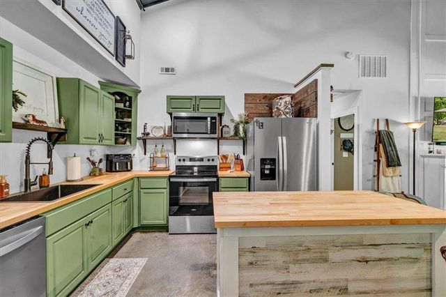 627 Johnstonville Road, Barnesville, GA 30204