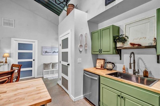 627 Johnstonville Road, Barnesville, GA 30204
