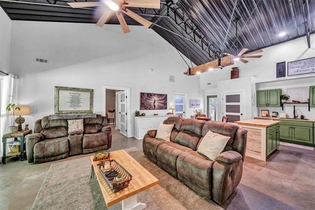 627 Johnstonville Road, Barnesville, GA 30204