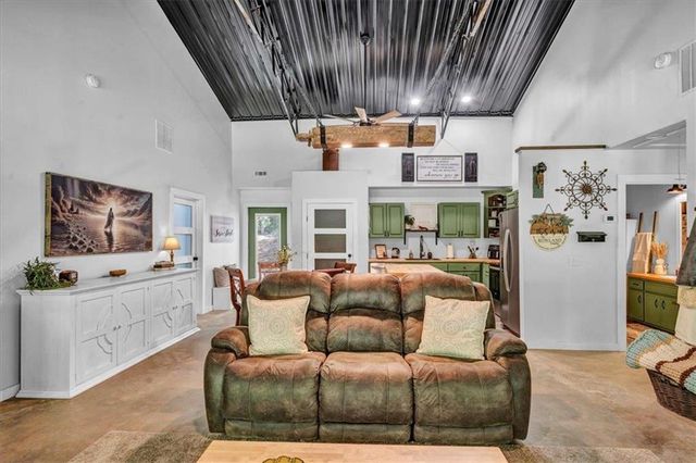 627 Johnstonville Road, Barnesville, GA 30204