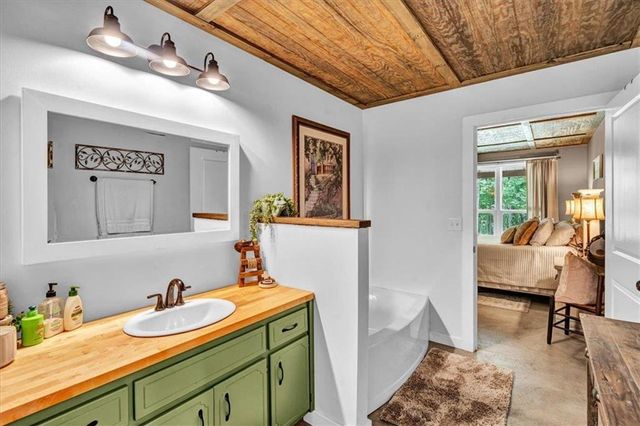 627 Johnstonville Road, Barnesville, GA 30204