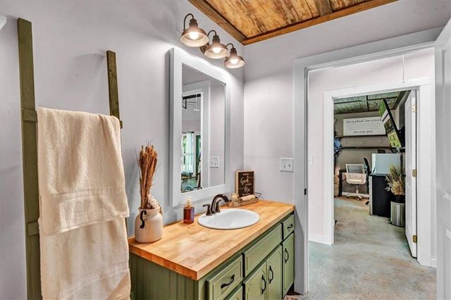627 Johnstonville Road, Barnesville, GA 30204