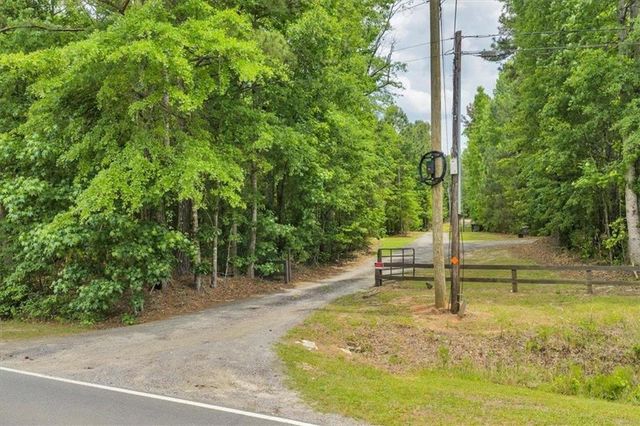 627 Johnstonville Road, Barnesville, GA 30204