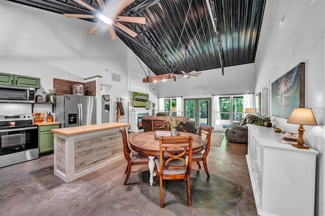 627 Johnstonville Road, Barnesville, GA 30204