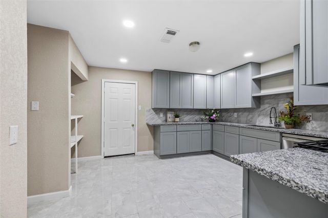 10613 Chadwick Street, Houston, TX 77029