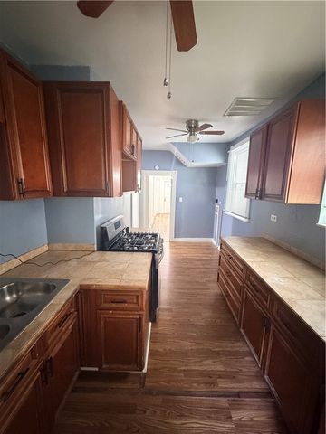3277 Tuxedo St, Sheraden, PA 15204