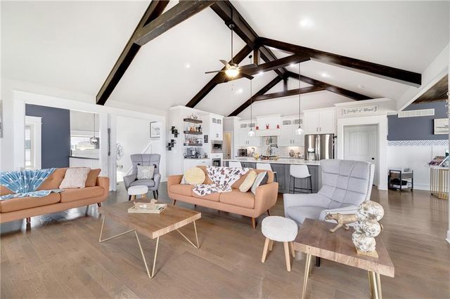 905 SE Wood Ridge Court, Blue Springs, MO 64014