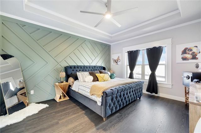 905 SE Wood Ridge Court, Blue Springs, MO 64014