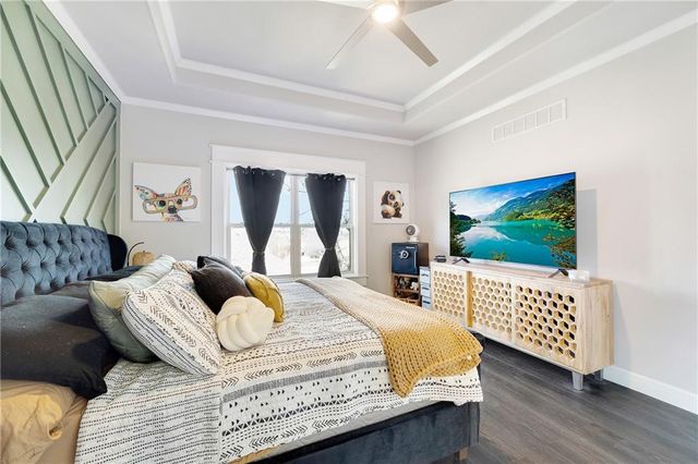 905 SE Wood Ridge Court, Blue Springs, MO 64014