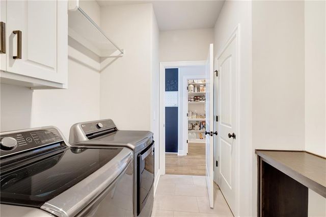 905 SE Wood Ridge Court, Blue Springs, MO 64014