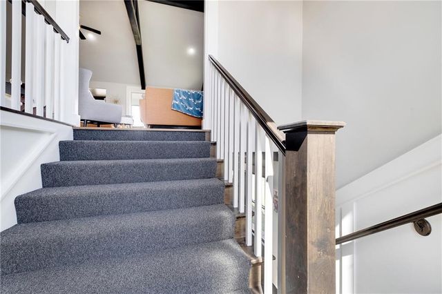 905 SE Wood Ridge Court, Blue Springs, MO 64014