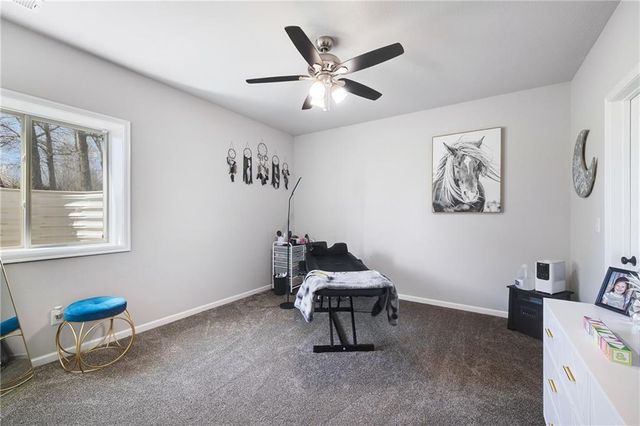 905 SE Wood Ridge Court, Blue Springs, MO 64014