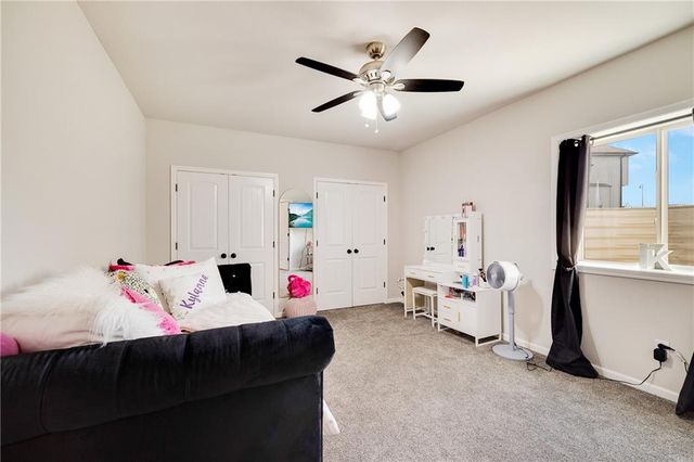 905 SE Wood Ridge Court, Blue Springs, MO 64014