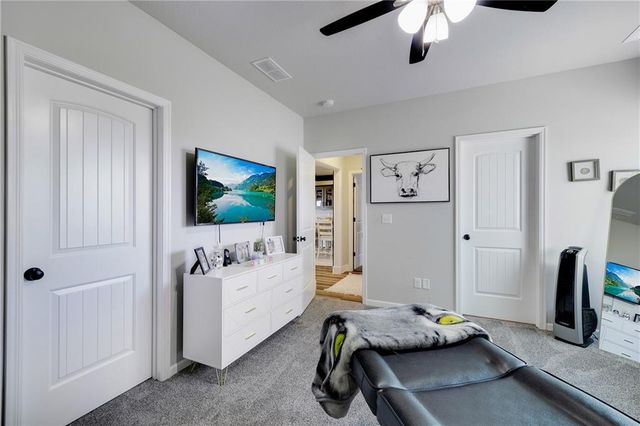 905 SE Wood Ridge Court, Blue Springs, MO 64014