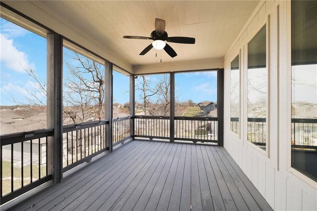 905 SE Wood Ridge Court, Blue Springs, MO 64014