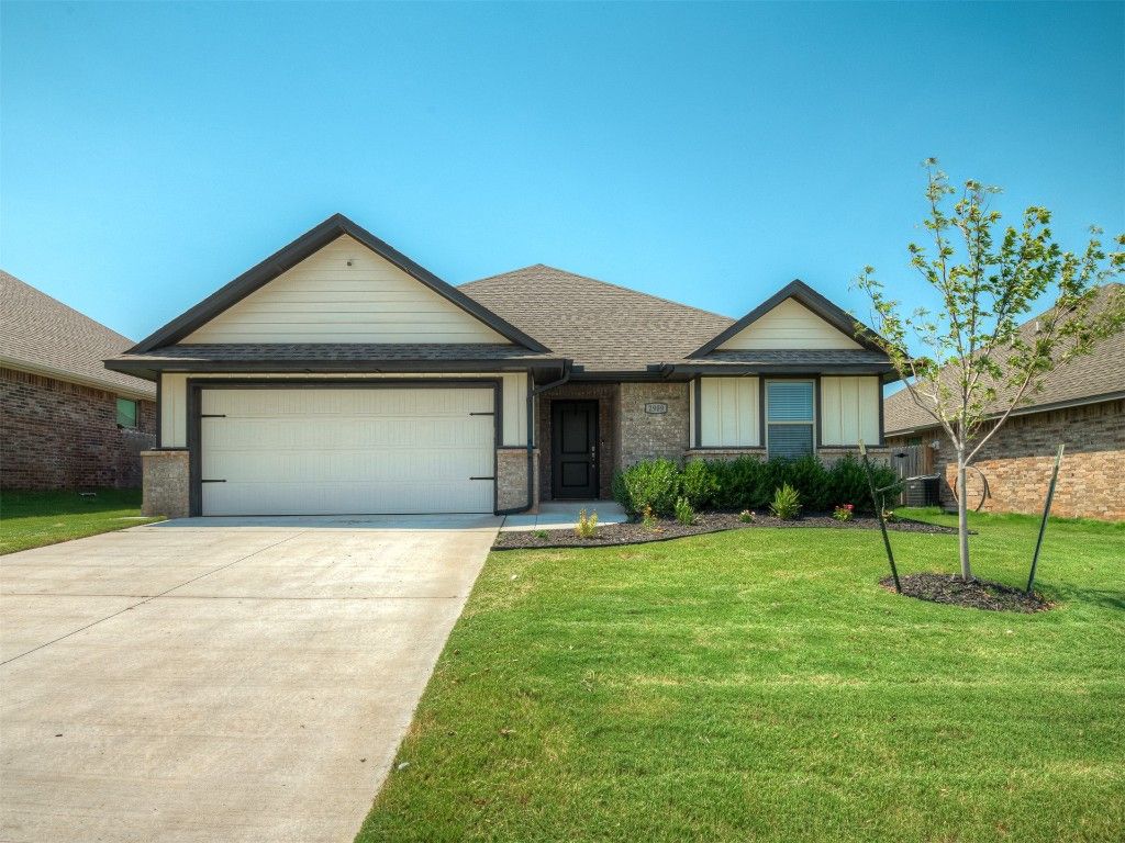 2909 Warwick Way, Moore, OK 73160