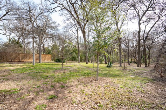 9576 Ash Creek Drive, Dallas, TX 75228