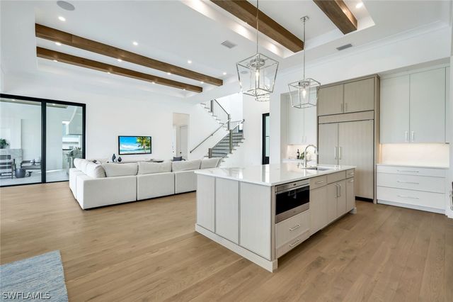 960 Iris CT, Marco Island, FL 34145