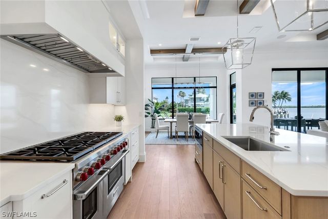 960 Iris CT, Marco Island, FL 34145