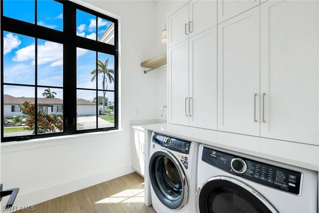 960 Iris CT, Marco Island, FL 34145