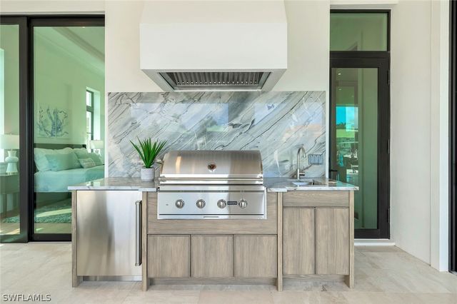 960 Iris CT, Marco Island, FL 34145