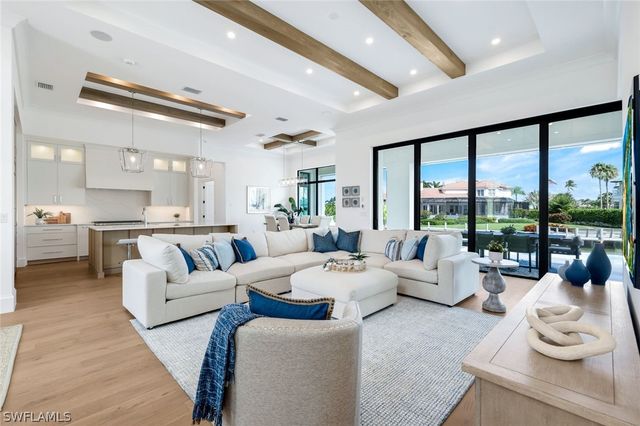 960 Iris CT, Marco Island, FL 34145