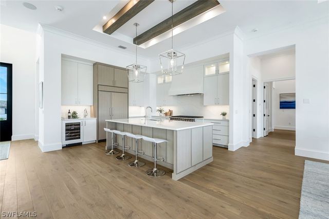 960 Iris CT, Marco Island, FL 34145