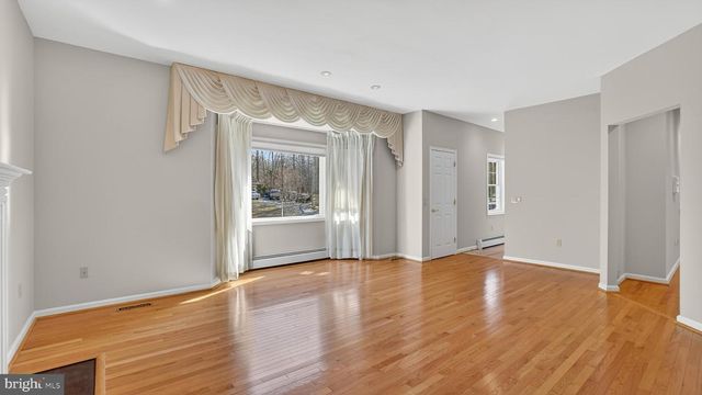 15022 SNOWDEN DR, Silver Spring, MD 20905