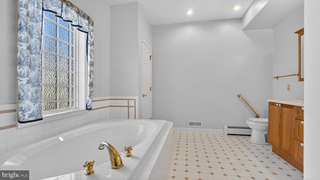 15022 SNOWDEN DR, Silver Spring, MD 20905