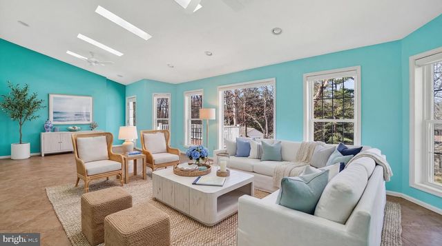 15022 SNOWDEN DR, Silver Spring, MD 20905