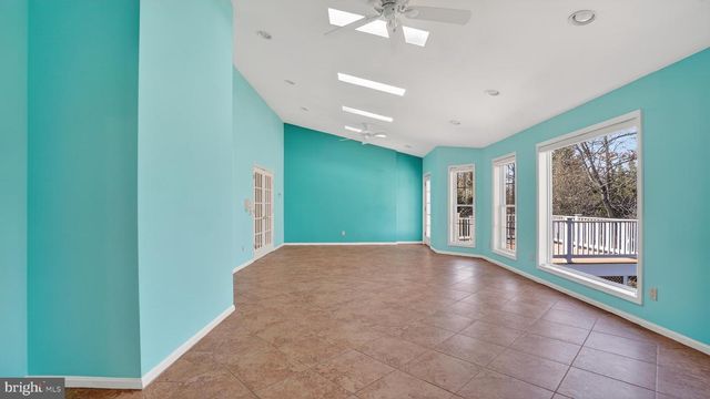 15022 SNOWDEN DR, Silver Spring, MD 20905