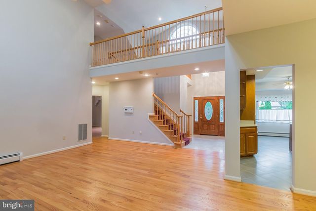 15022 SNOWDEN DR, Silver Spring, MD 20905