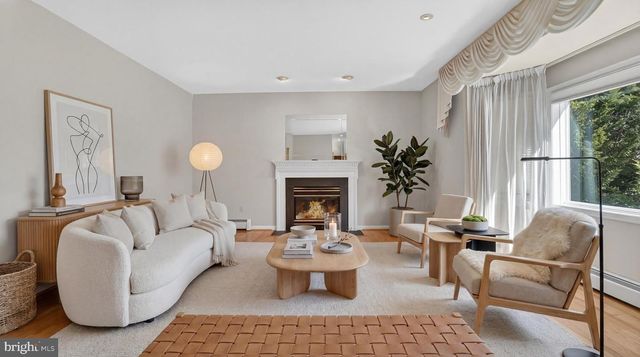 15022 SNOWDEN DR, Silver Spring, MD 20905