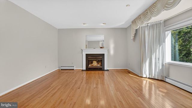 15022 SNOWDEN DR, Silver Spring, MD 20905