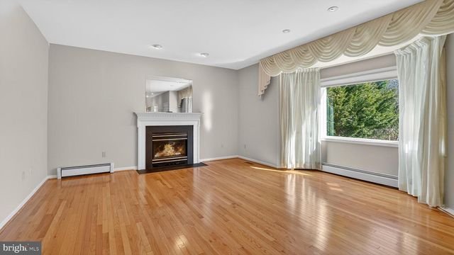 15022 SNOWDEN DR, Silver Spring, MD 20905