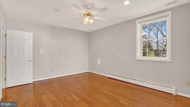 15022 SNOWDEN DR, Silver Spring, MD 20905