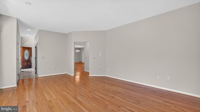 15022 SNOWDEN DR, Silver Spring, MD 20905