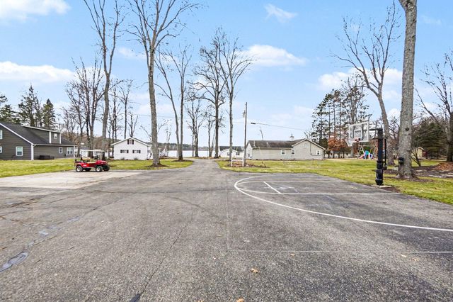 14051 17 Mile Road, Rodney, MI 49342
