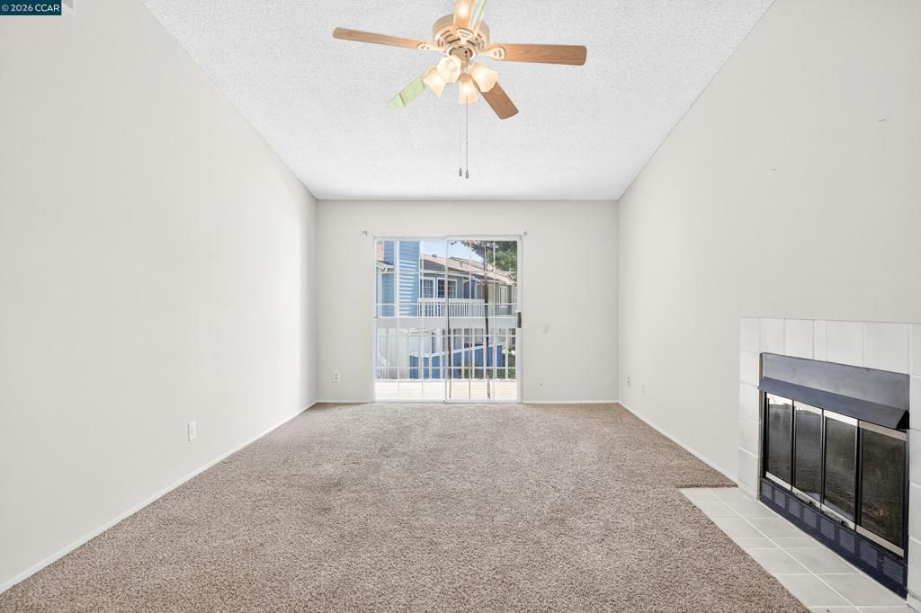 Image 8 of property listing at 15 15 Glenwood, Hercules, CA 94547