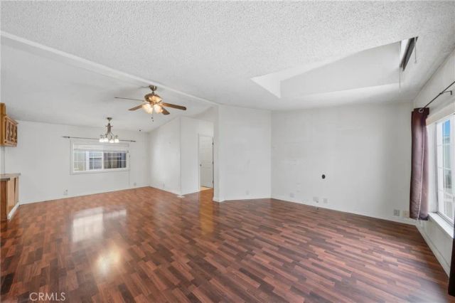 10800 Dale 215, Stanton, CA 90680