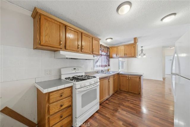 10800 Dale 215, Stanton, CA 90680