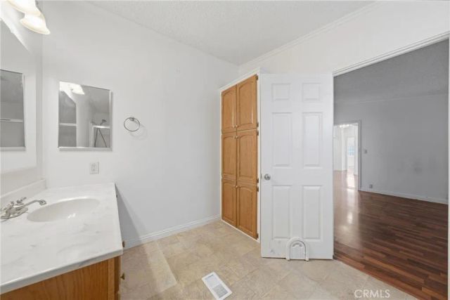 10800 Dale 215, Stanton, CA 90680
