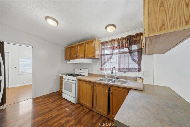 10800 Dale 215, Stanton, CA 90680
