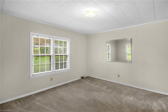 6604 Bronze Road, Jamestown, NC 27282