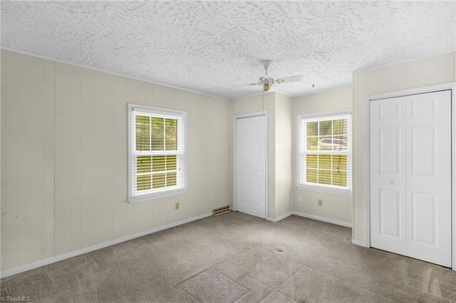 6604 Bronze Road, Jamestown, NC 27282