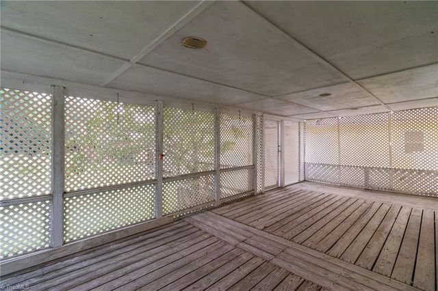 6604 Bronze Road, Jamestown, NC 27282