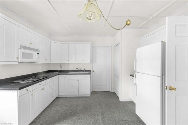6604 Bronze Road, Jamestown, NC 27282
