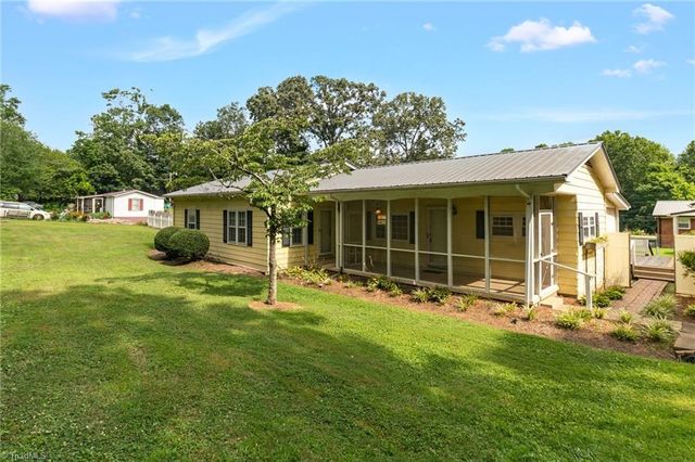6604 Bronze Road, Jamestown, NC 27282